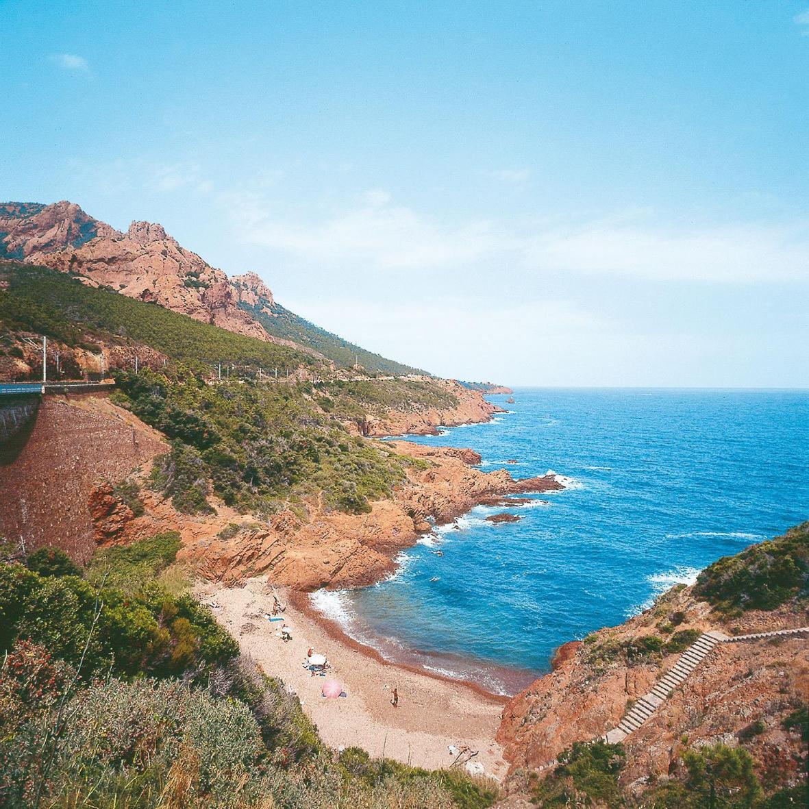 Logis Hotel L'Esterella Saint-Raphaël Εξωτερικό φωτογραφία